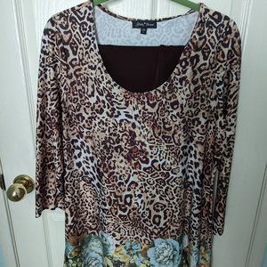 Hip length tunic with matching brown pants, 2-piece set